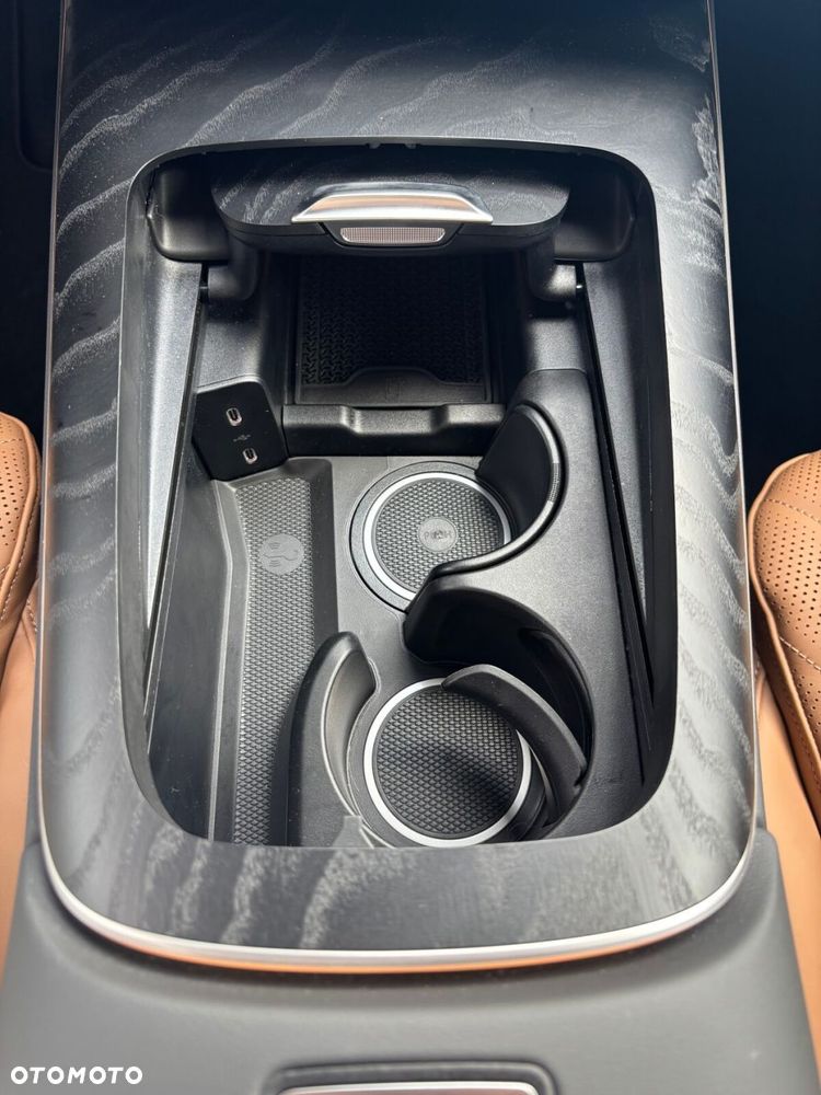 Mercedes-Benz Klasa E - 27