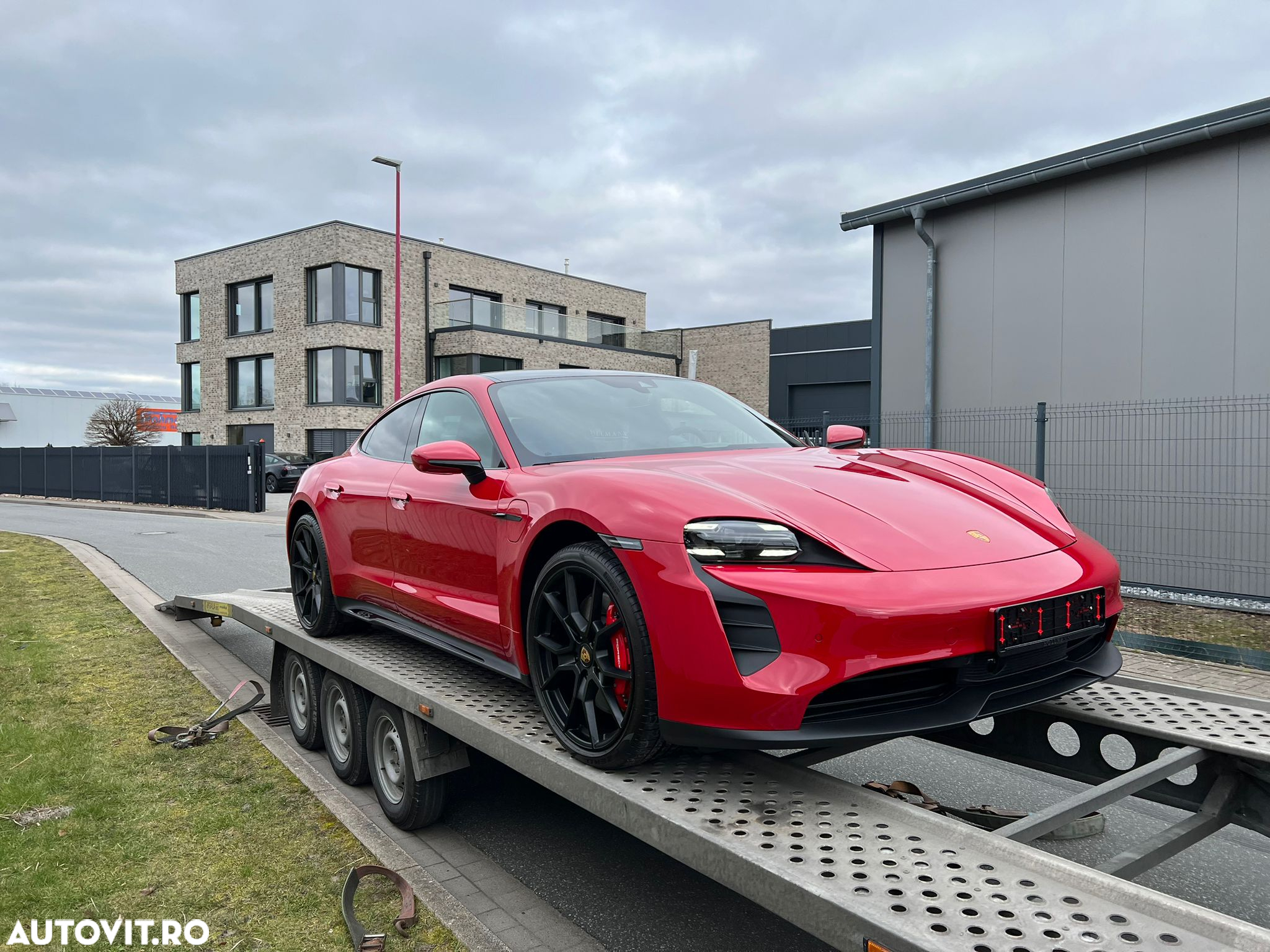Porsche Taycan Turbo S - 9