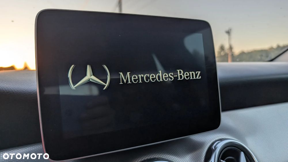 Mercedes-Benz GLA 180 7G-DCT Activity Edition - 12