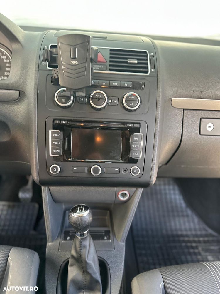 Volkswagen Touran 1.6 TDI DPF BlueMotion Technology MATCH - 6