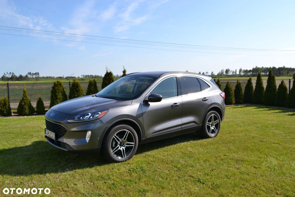 Ford Kuga 2.5 FHEV AWD Titanium - 2