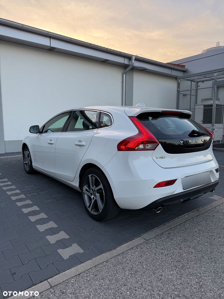 Volvo V40 D3 Summum - 6