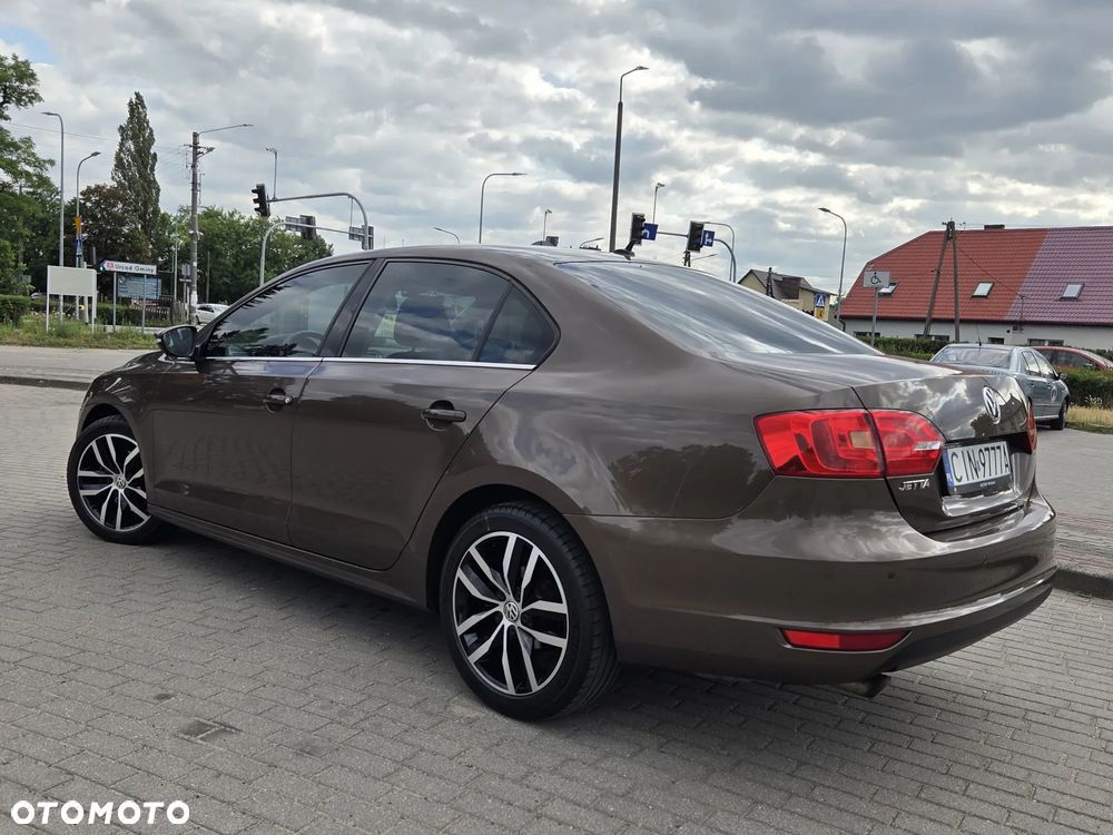 Volkswagen Jetta 1.2 TSI Comfortline - 7
