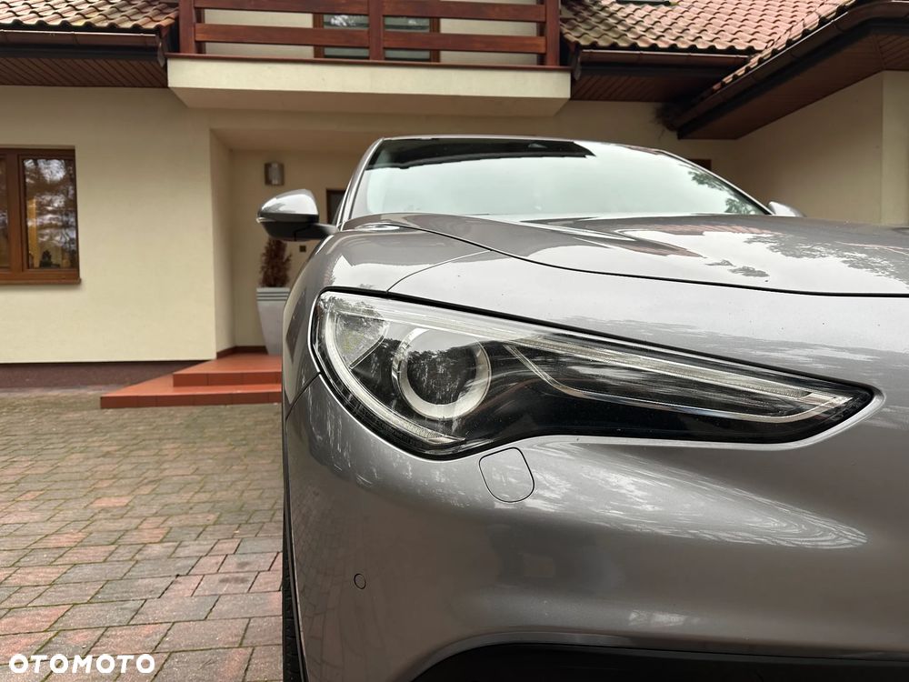 Alfa Romeo Stelvio 2.0 Turbo 16V AT8-Q4 B-Tech - 12