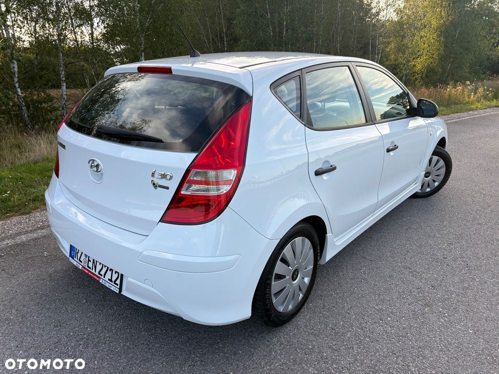 Hyundai i30 1.4 Base + - 7