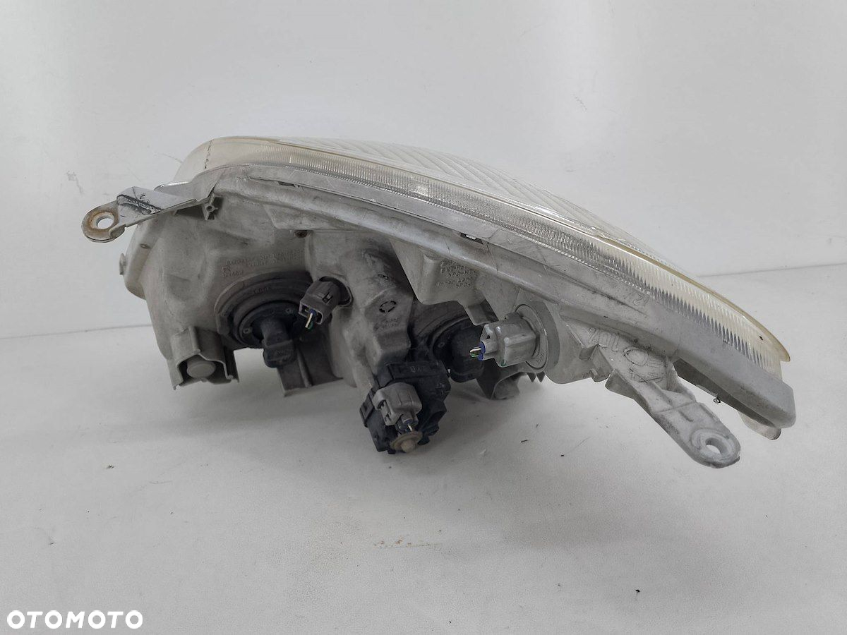 LAMPA PRZÓD PRAWA TOYOTA COROLLA VERSO I - 4