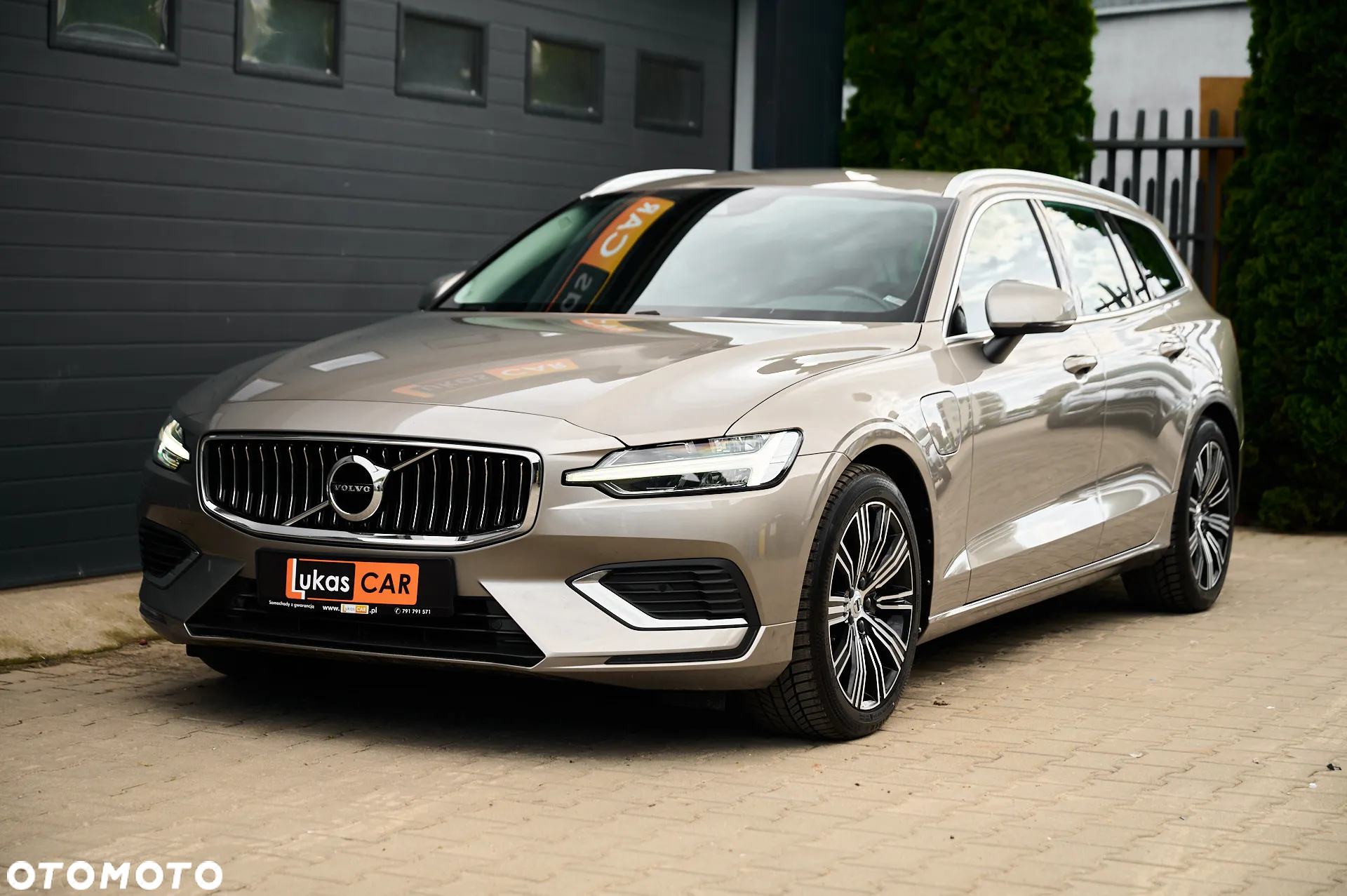 Volvo V60 T6 AWD Plug-In Hybrid Inscription Expression - 32