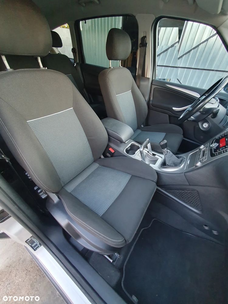 Ford S-Max - 19