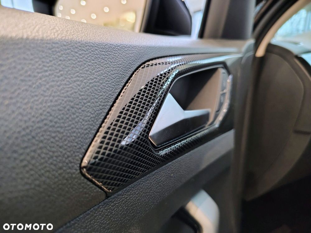 Volkswagen T-Cross - 13