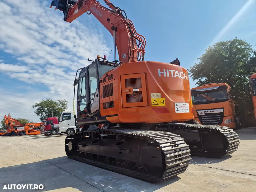 Hitachi ZX225-6, 26,2t, 2021, 2.976h, COMPACT. CUPLA RAPIDA, cupa NOUA, camera spate si laterale, lant 90% ok doar 300h mars, consum mediu 11l/h, ad sapare 7m, motor Isuzu, produs in JAPONIA, revizia efectuata, scaun cu incalzire,CA NOU, PROMOTIE 113.900 EUR - 22