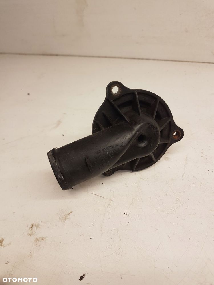 TERMOSTAT OBUDOWA AUDI A4 A5 Q5 3.0 TDI 059121111N - 1