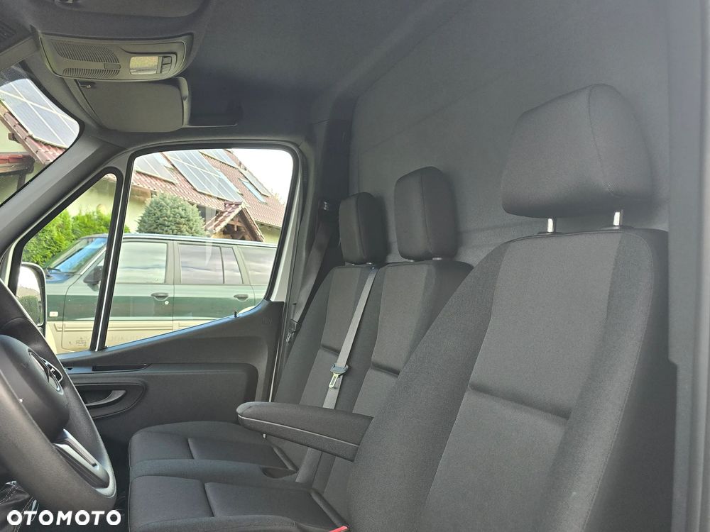 Mercedes-Benz Sprinter - 17