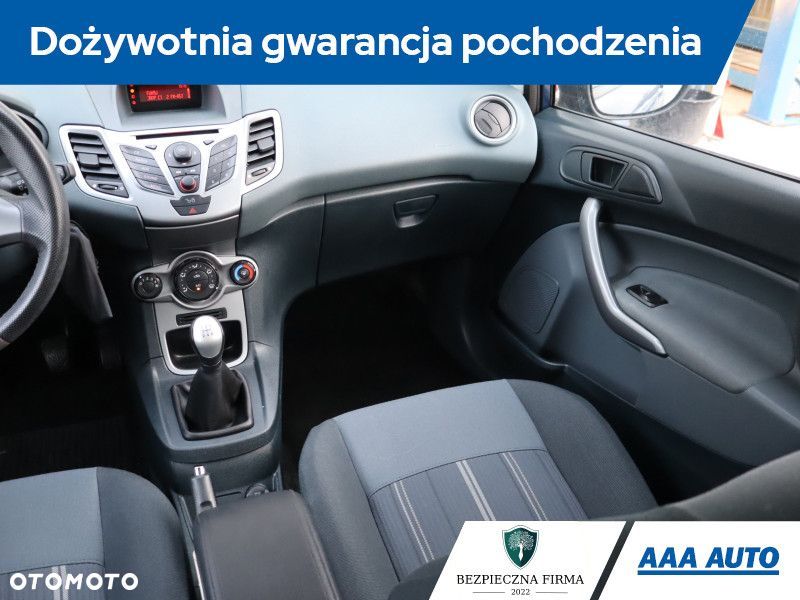 Ford Fiesta - 10
