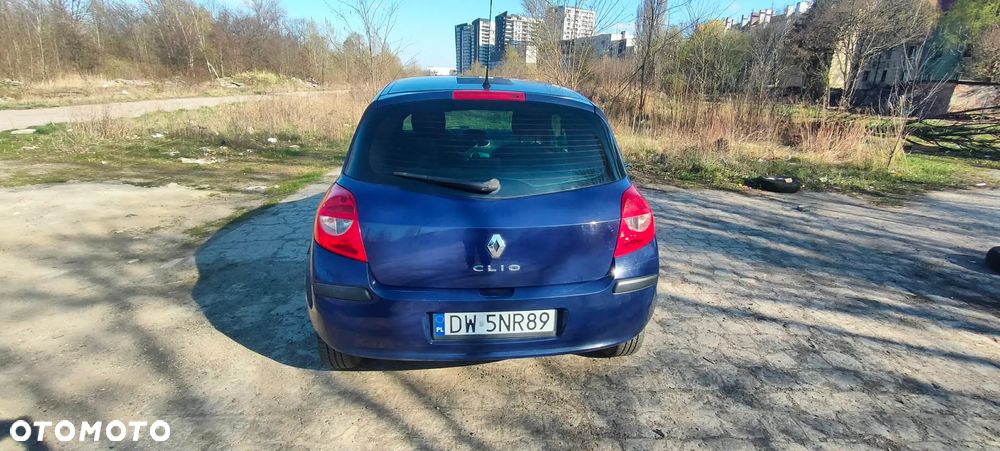 Renault Clio 1.2 16V Authentique - 7