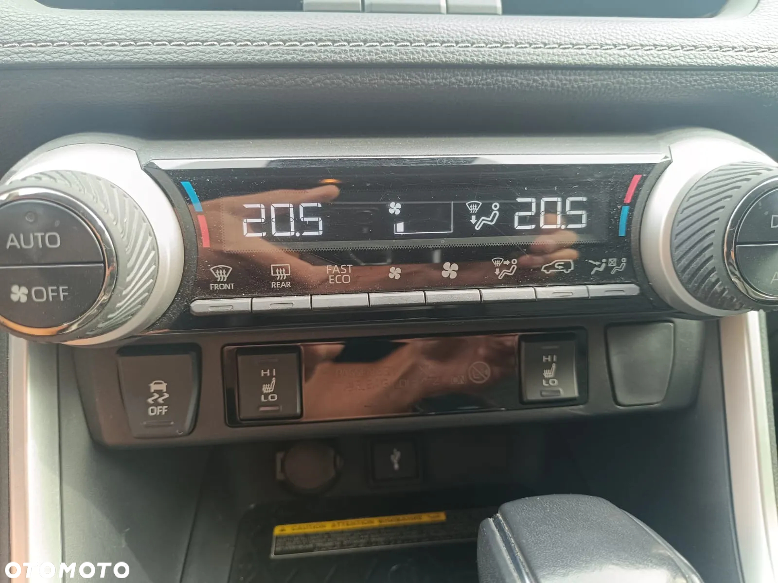 Toyota RAV4 2.5 Hybrid Black Edition by JBL 4x4 - 22