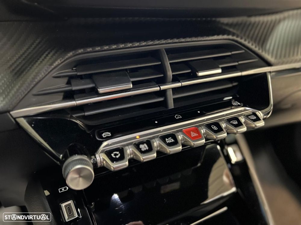 Peugeot 2008 1.2 Hybrid Allure e-DCS6 - 21