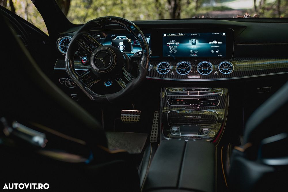 Mercedes-Benz E - 16