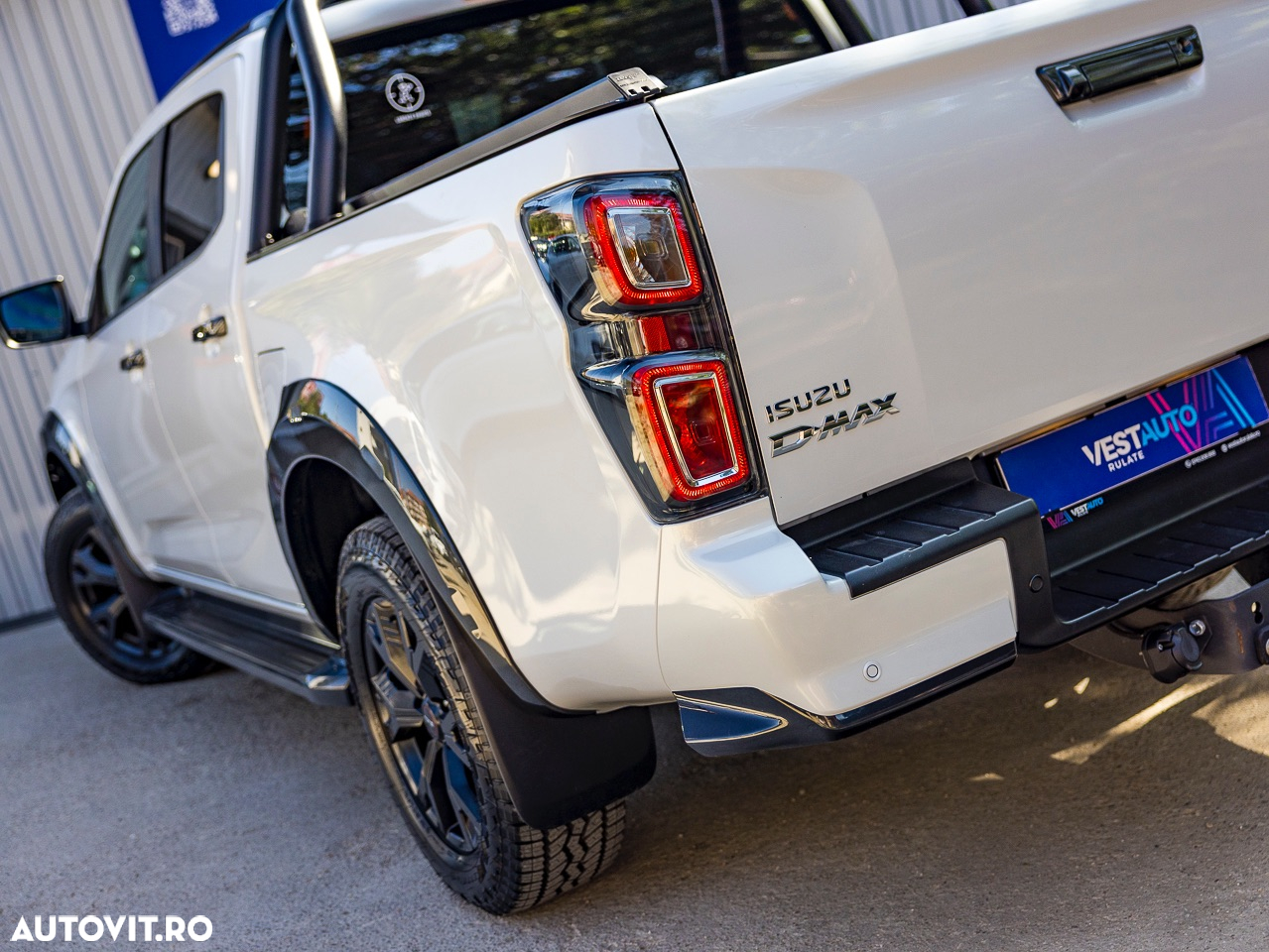 Isuzu D-Max 1.9 DSL 4x4 Double Cab AT Executive - 12