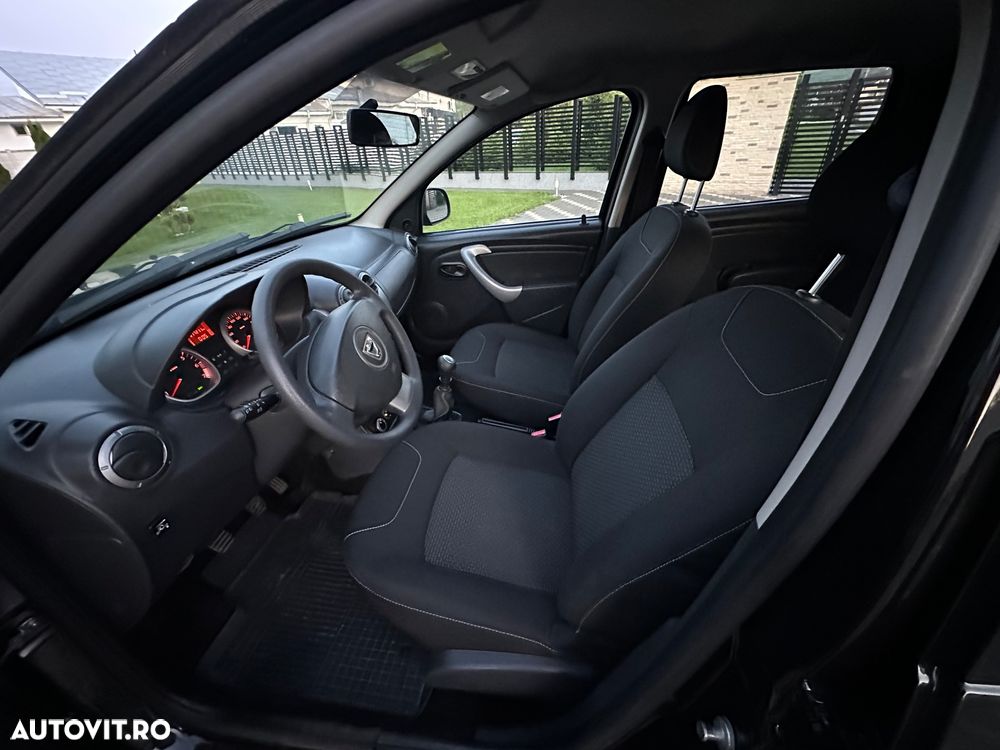Dacia Duster 1.6 16V 4x4 - 9