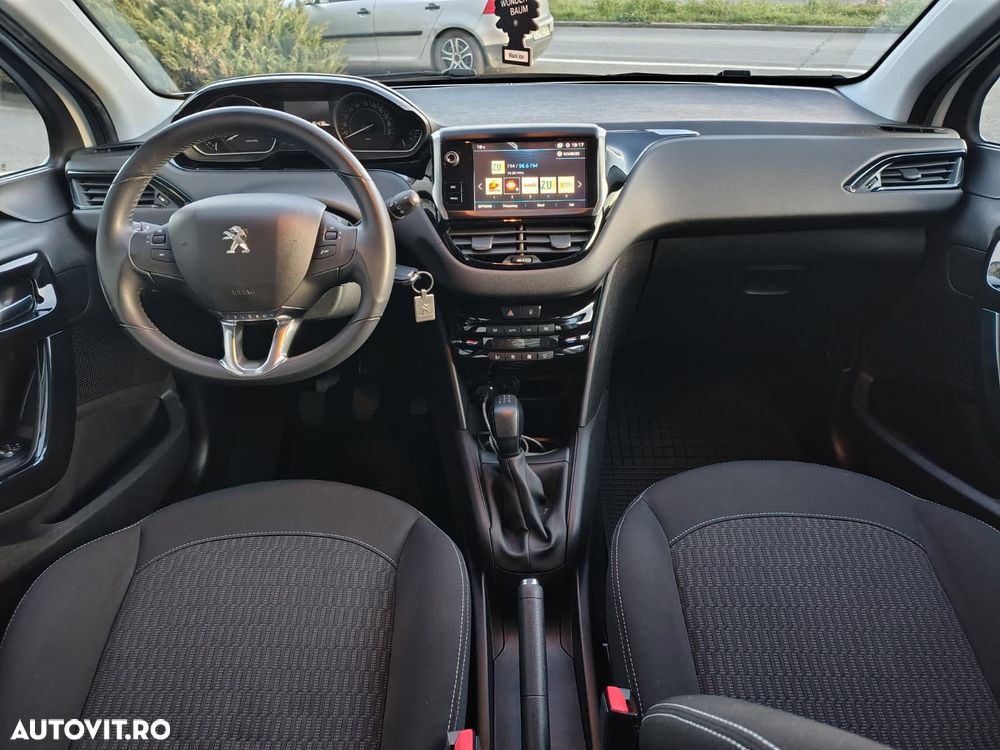 Peugeot 208 1.2 L PureTech Active - 3