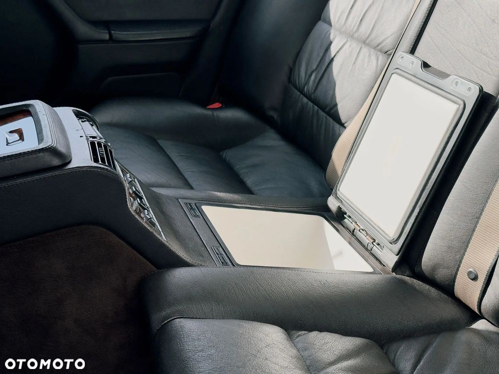 BMW Seria 7 750iL - 11