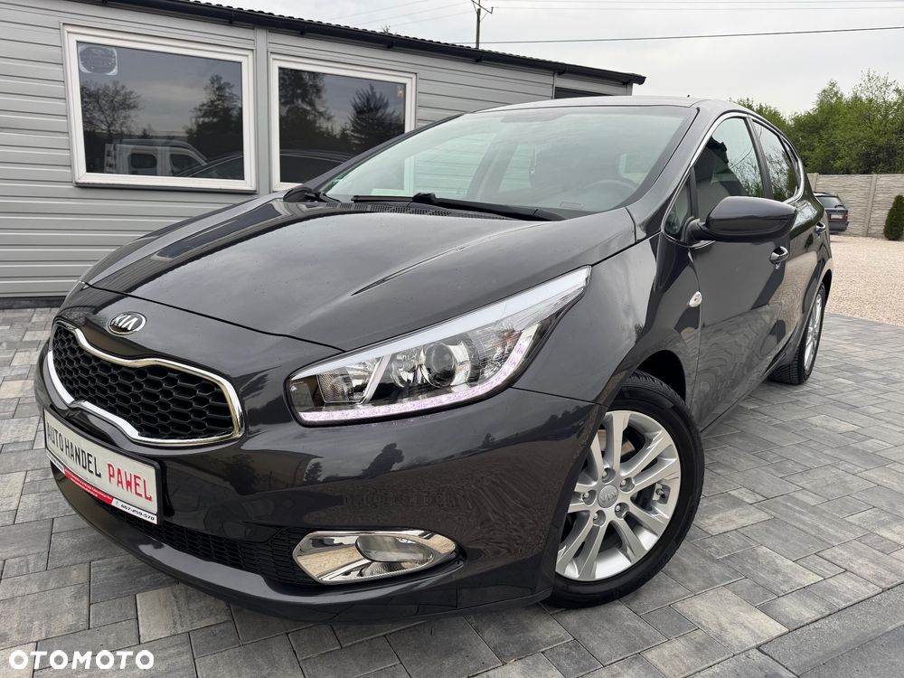 Kia Ceed 1.6 GDI ISG Dream-Team Edition - 1