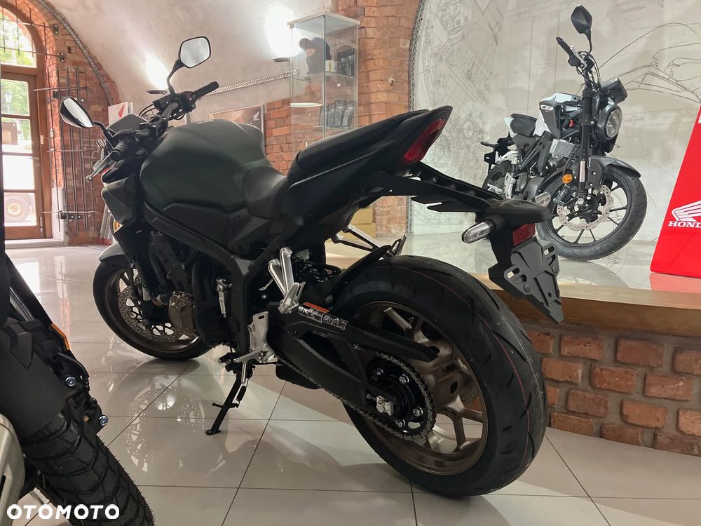 Honda CB - 2