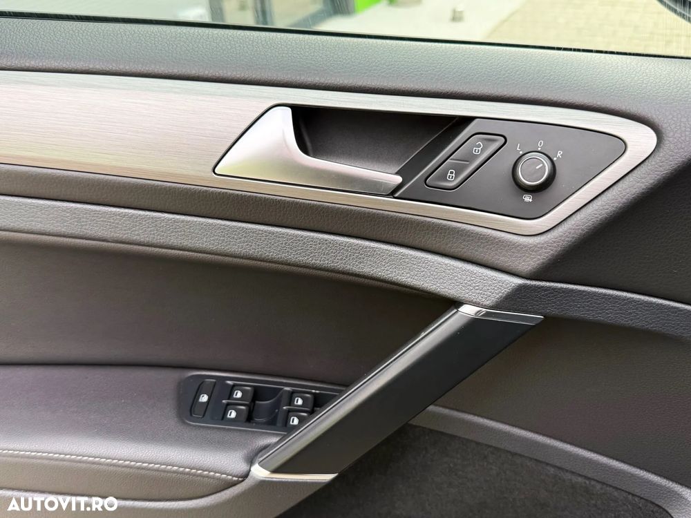 Volkswagen Golf 1.6 TDI DPF BMT DSG Highline - 27