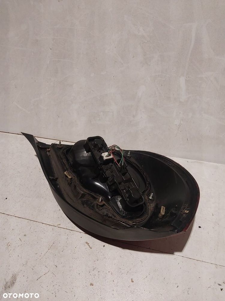 Nissan almera N16 N 16 lift prawa tylna lampa prawy tył HB hatchback - 7