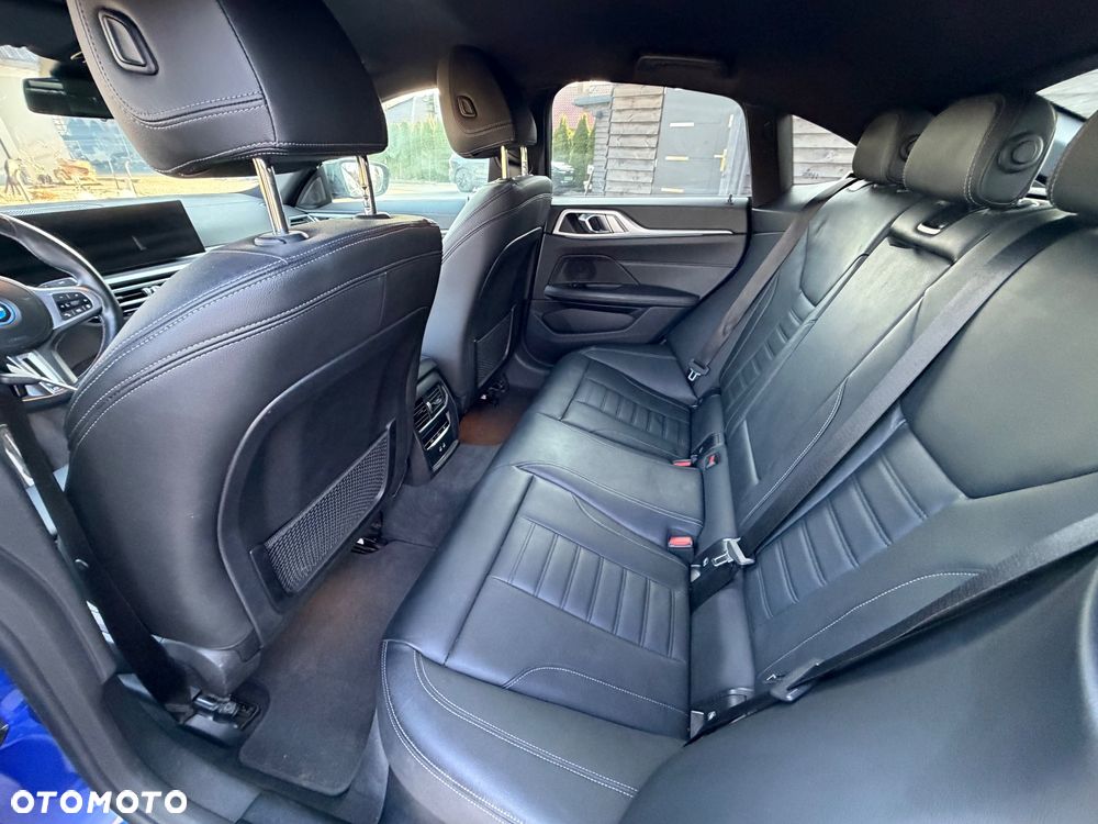 BMW i4 - 9