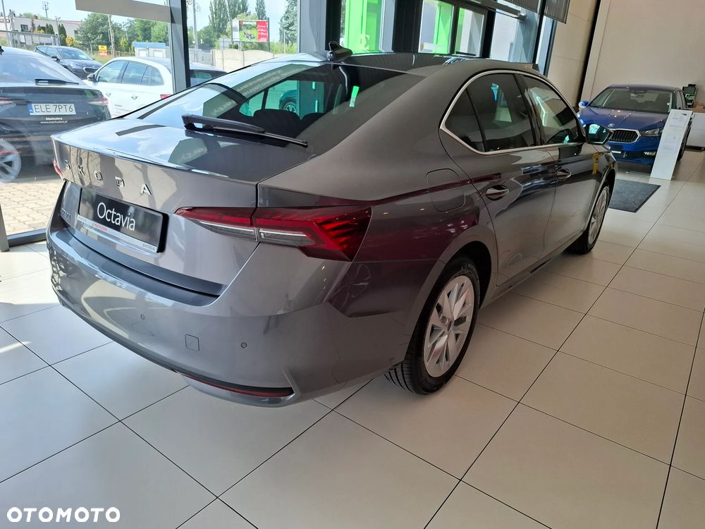 Skoda Octavia 2.0 TDI Drive Selection DSG - 6