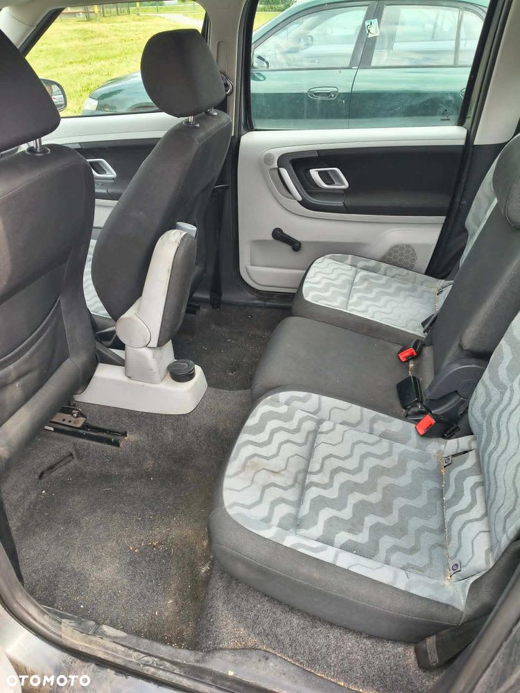 Skoda Roomster - 8