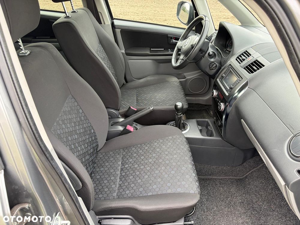 Suzuki SX4 1.6 Comfort - 9