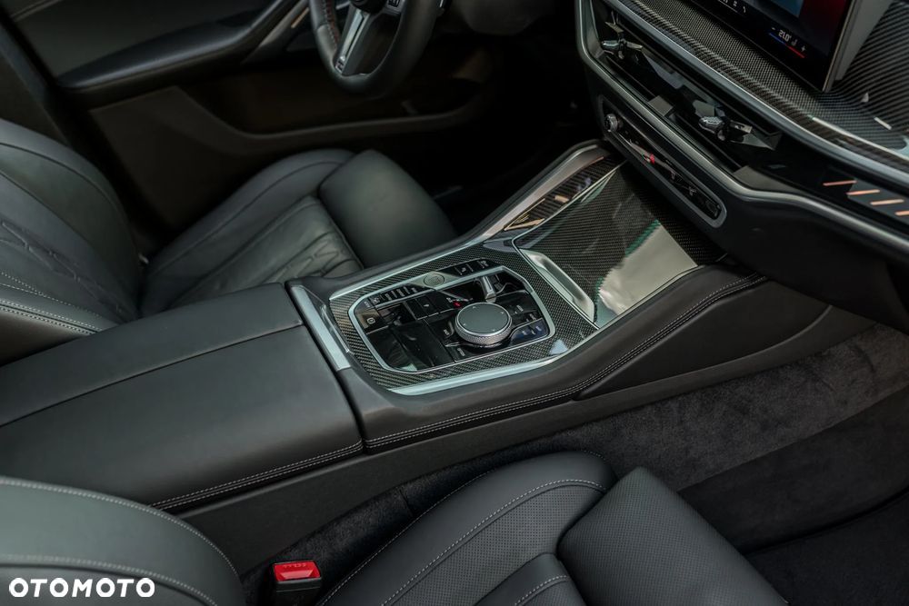 BMW X6 M50i - 25