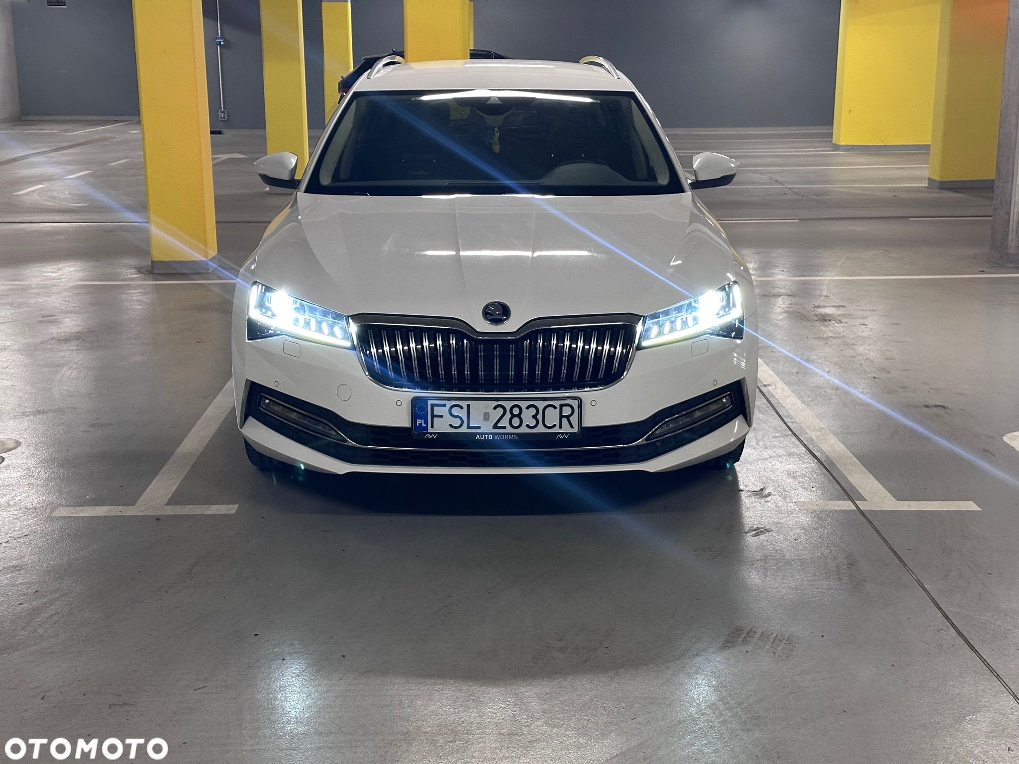 Skoda Superb 2.0 TDI L&K DSG - 1