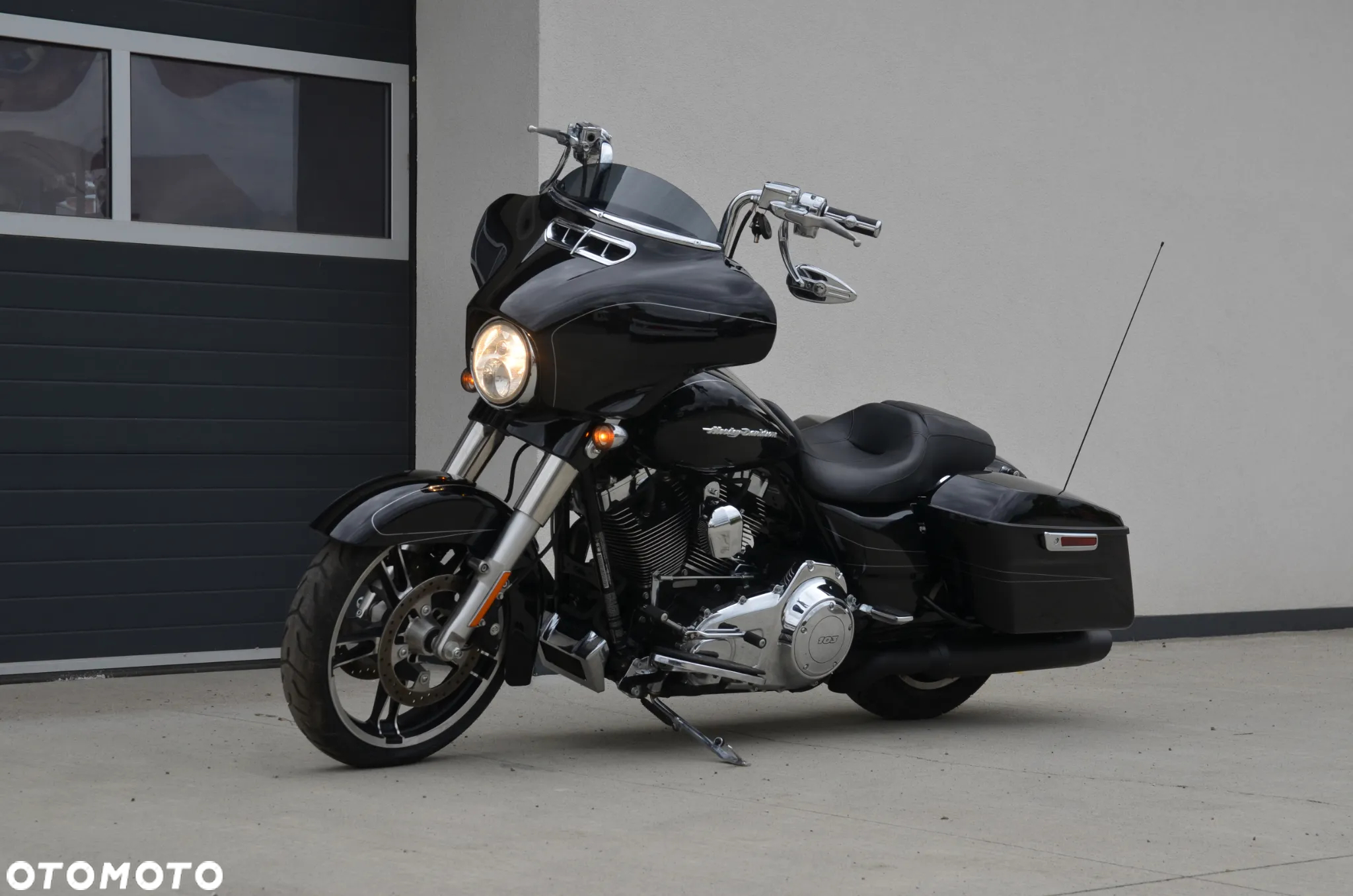 Harley-Davidson FLHXS Special - 3