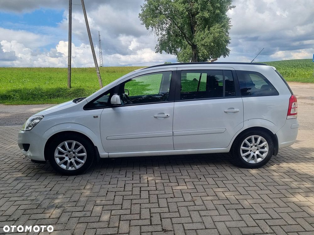 Opel Zafira 1.6 Essentia - 2