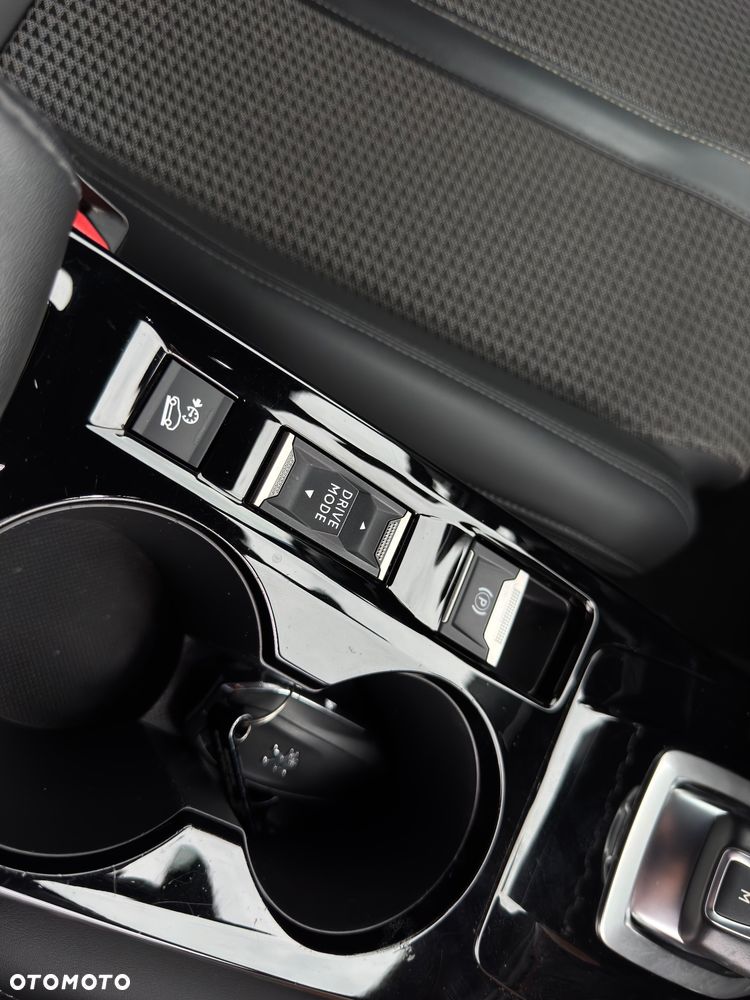 Peugeot 2008 PureTech 130 EAT8 GT - 28