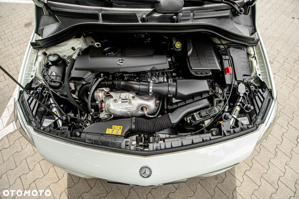 Mercedes-Benz Klasa B 200 7G-DCT AMG Line - 36