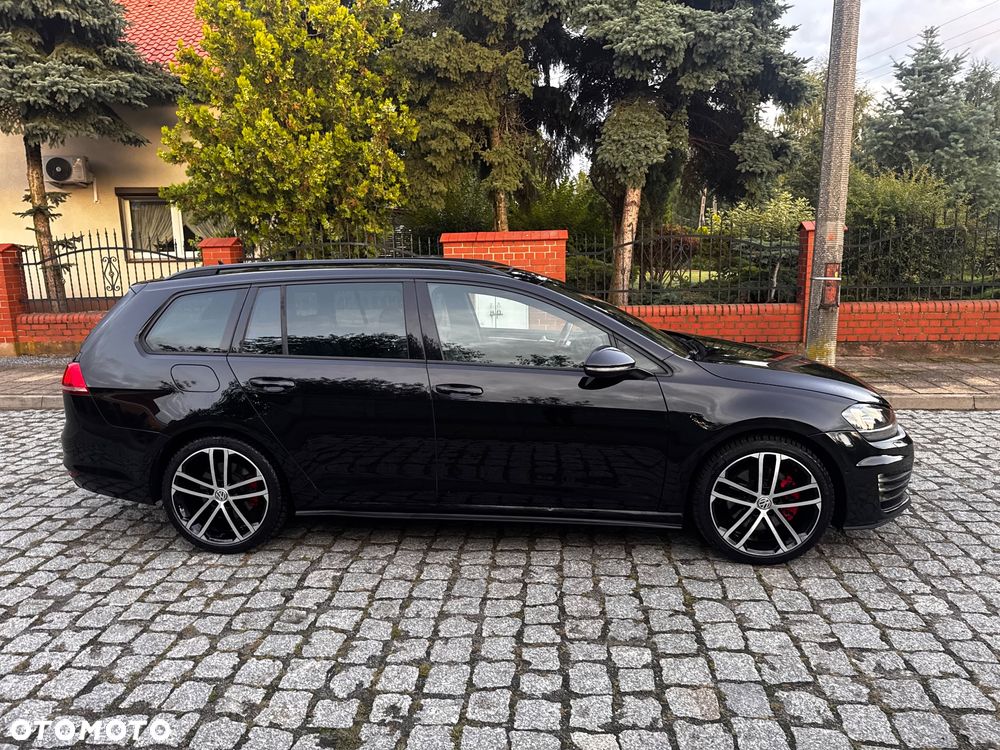 Volkswagen Golf - 6