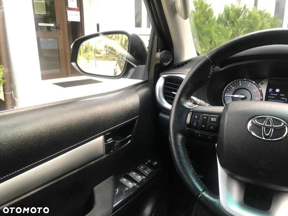 Toyota Hilux 2.8 D-4D Double Cab SR5 4x4 - 30