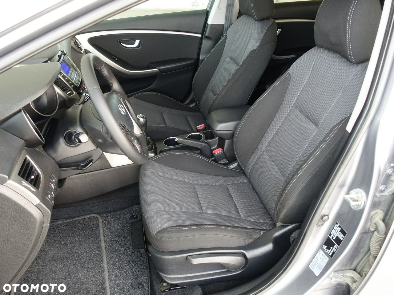 Hyundai i30 blue 1.6 CRDi Trend - 13