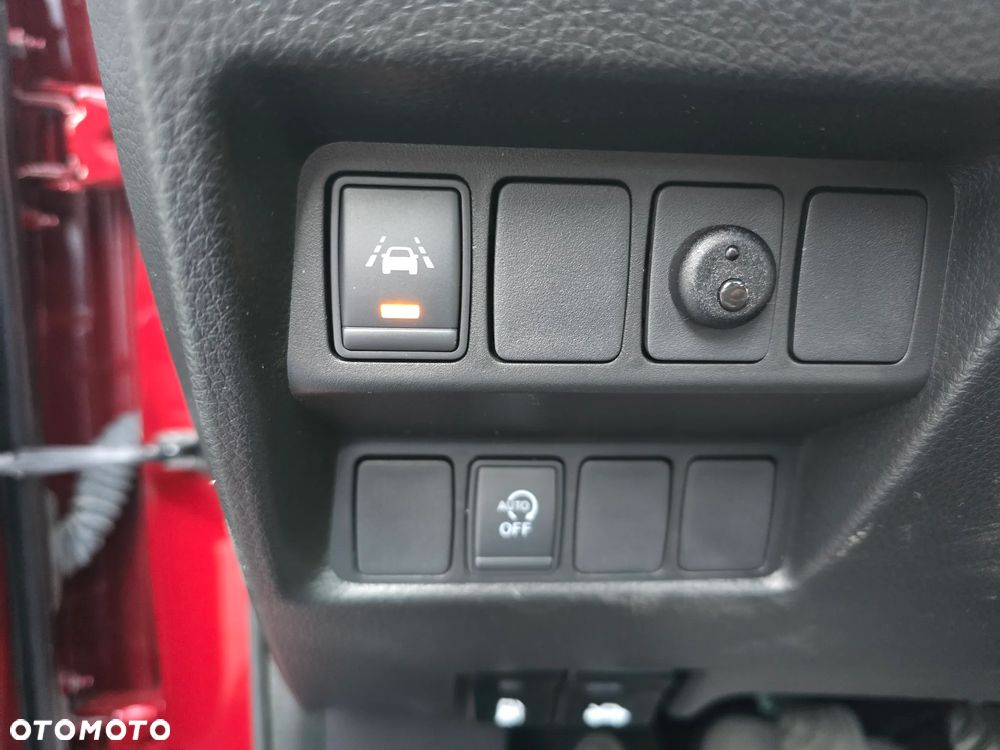 Nissan Qashqai 1.3 DIG-T N-CONNECTA - 19