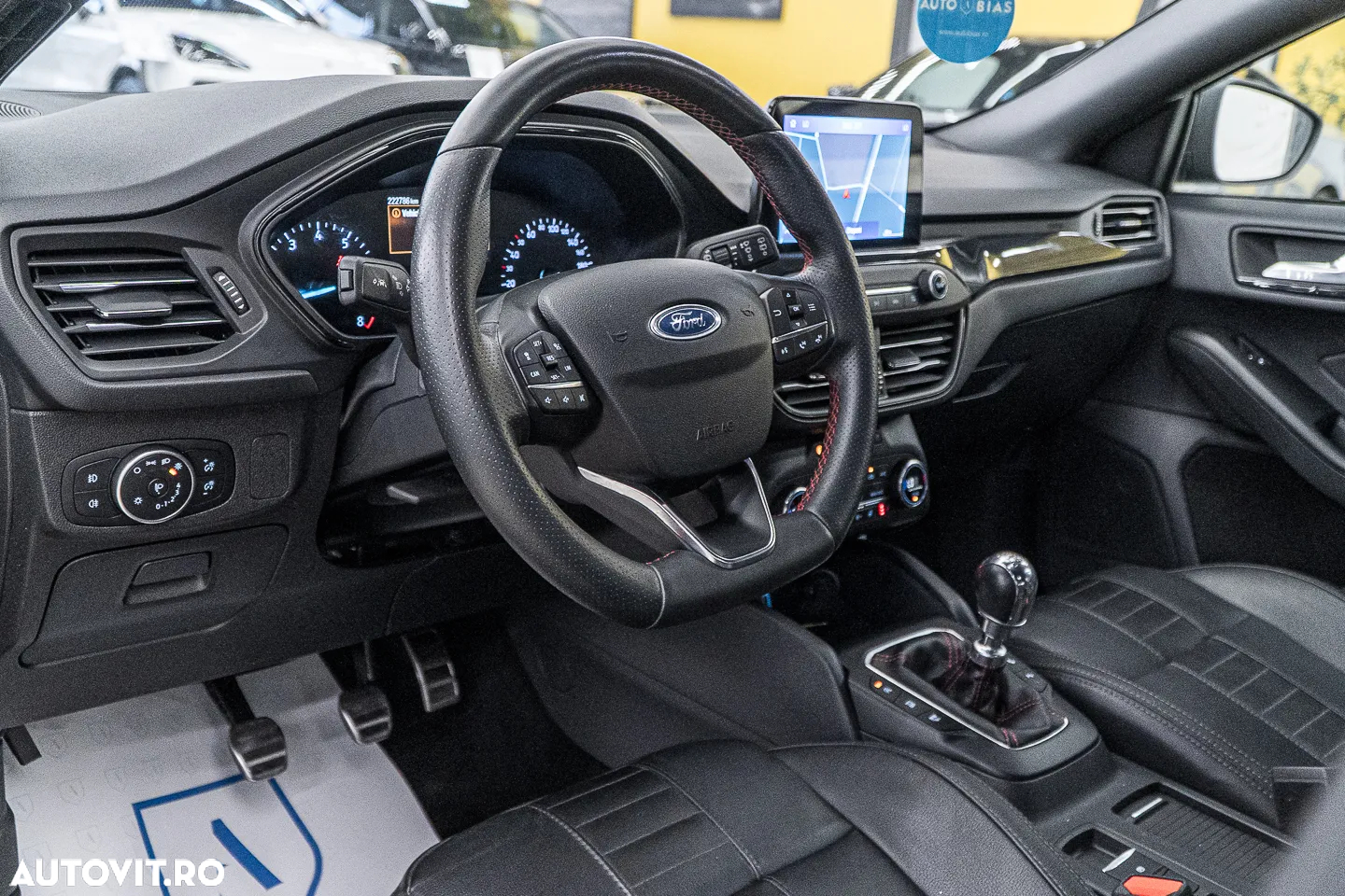 Ford Focus Turnier 1.0 EcoBoost Start-Stopp-System ST-LINE X - 6
