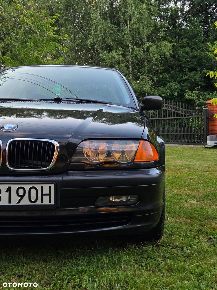 BMW Seria 3 318i - 10