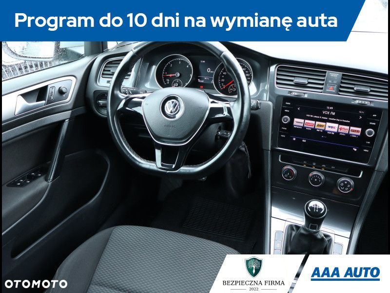 Volkswagen Golf - 8