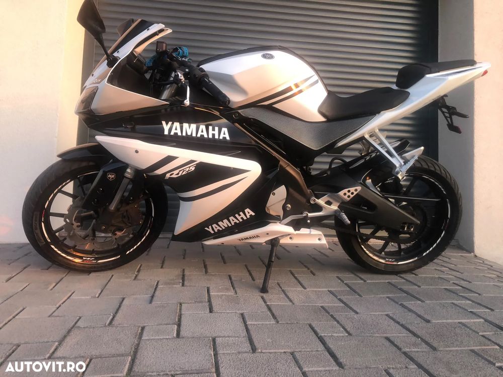Yamaha YZF-R125 - 4