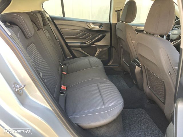 Ford Focus 1.5 TDCi ECOBlue Connected - 31