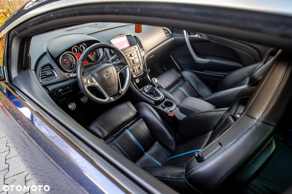 Opel Astra OPC Start/Stop - 21