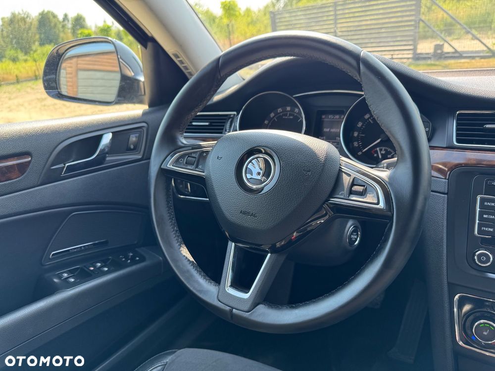 Skoda Superb 2.0 TDI L&K DSG - 16